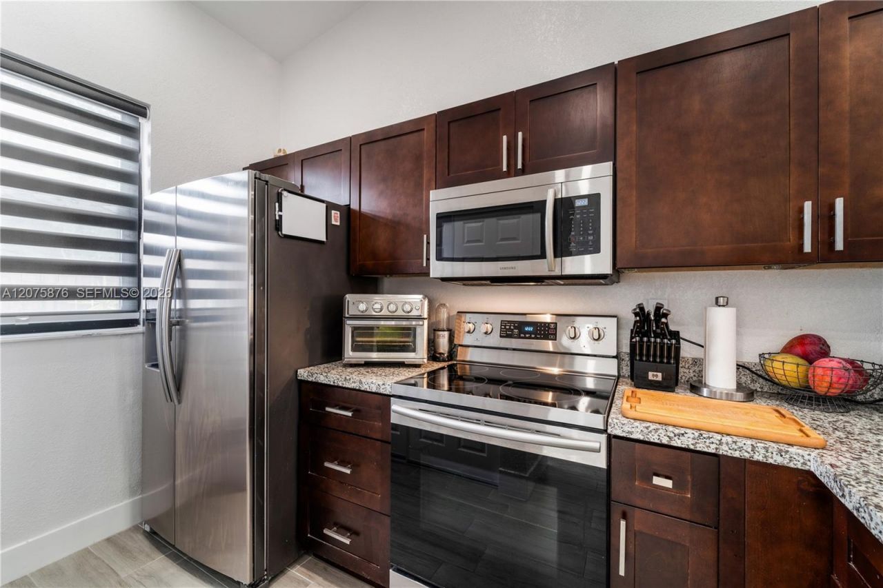 6711 NW 193rd Ter, Unit 6711, Hialeah, FL 33015 Photo