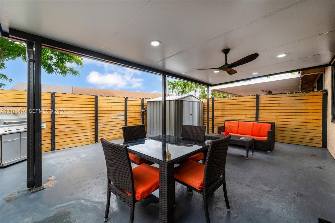 6711 NW 193rd Ter, Unit 6711, Hialeah, FL 33015 Photo