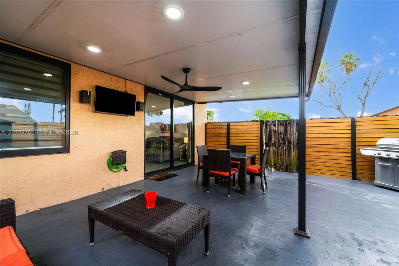 6711 NW 193rd Ter, Unit 6711, Hialeah, FL 33015 Photo