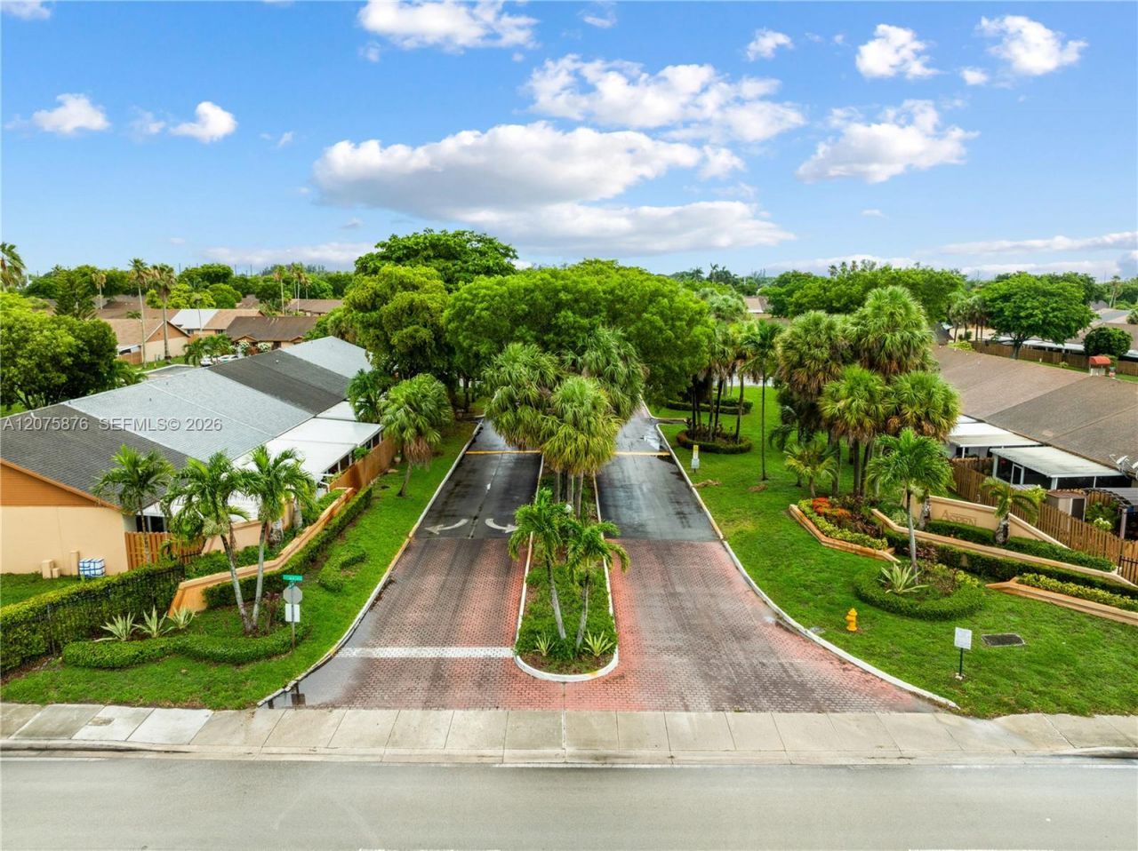 6711 NW 193rd Ter, Unit 6711, Hialeah, FL 33015 Photo