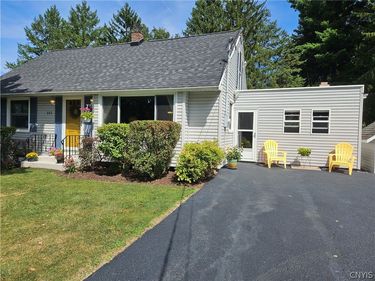 211 Stonehedge Road , Camillus, NY 13031