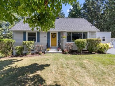 211 Stonehedge Road, Camillus, NY 13031