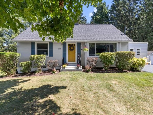 211 Stonehedge Road, Camillus, NY 13031
