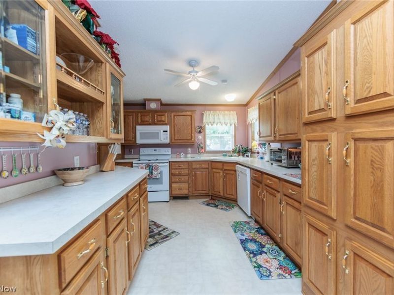 78 Periwinkle Drive, Olmsted Township, OH 44138 Photo 8