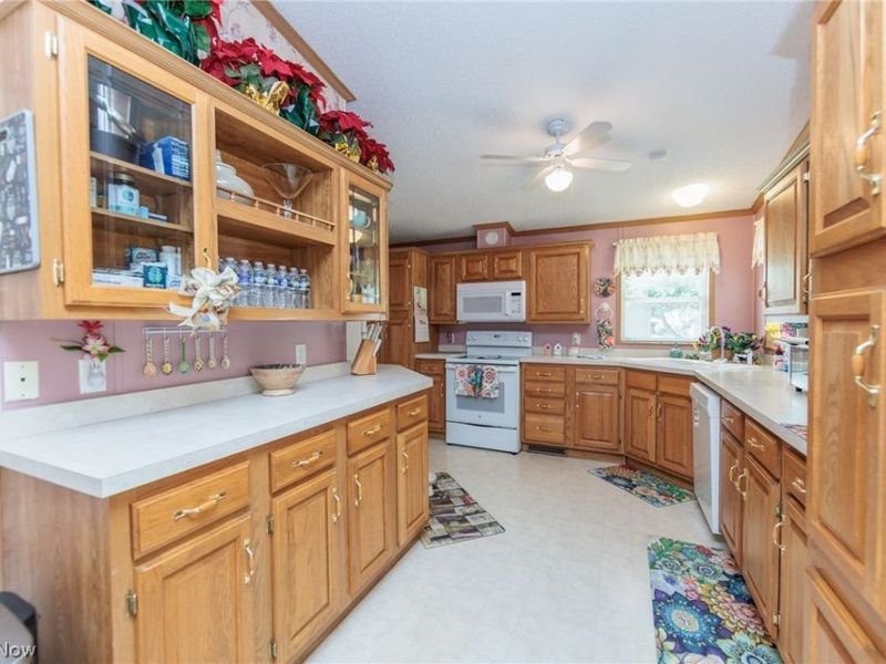 78 Periwinkle Drive, Olmsted Township, OH 44138 Photo 9