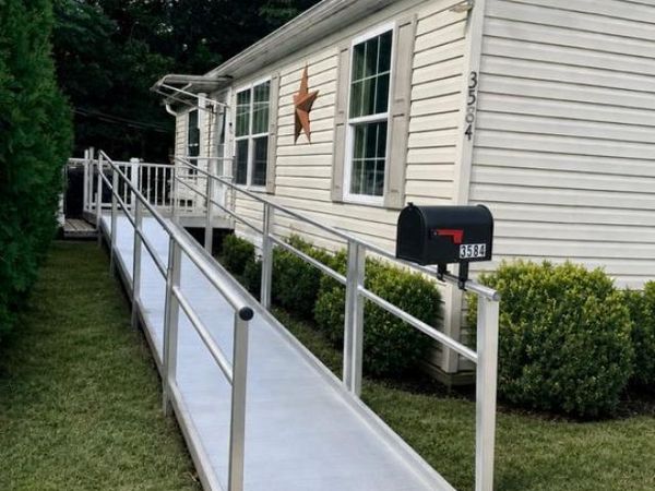 3584 MOBILE ROAD, HARRISBURG, PA 17109
