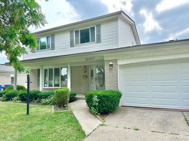 32307 Cambridge Drive , Warren, Mi 48093