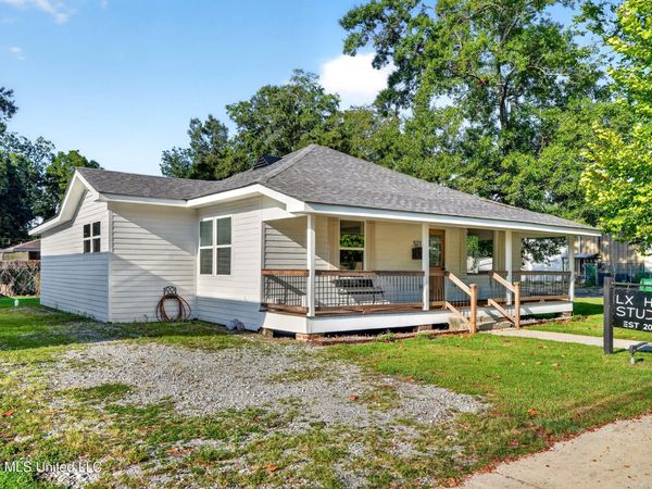 521 W Canal Street, Picayune, MS 39466