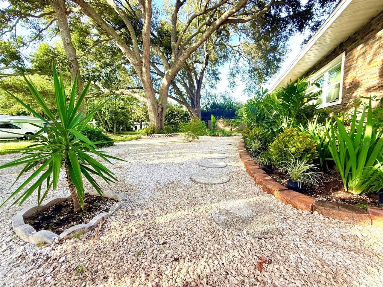 1557 Robinson Drive N, Saint Petersburg, FL 33710 Photo
