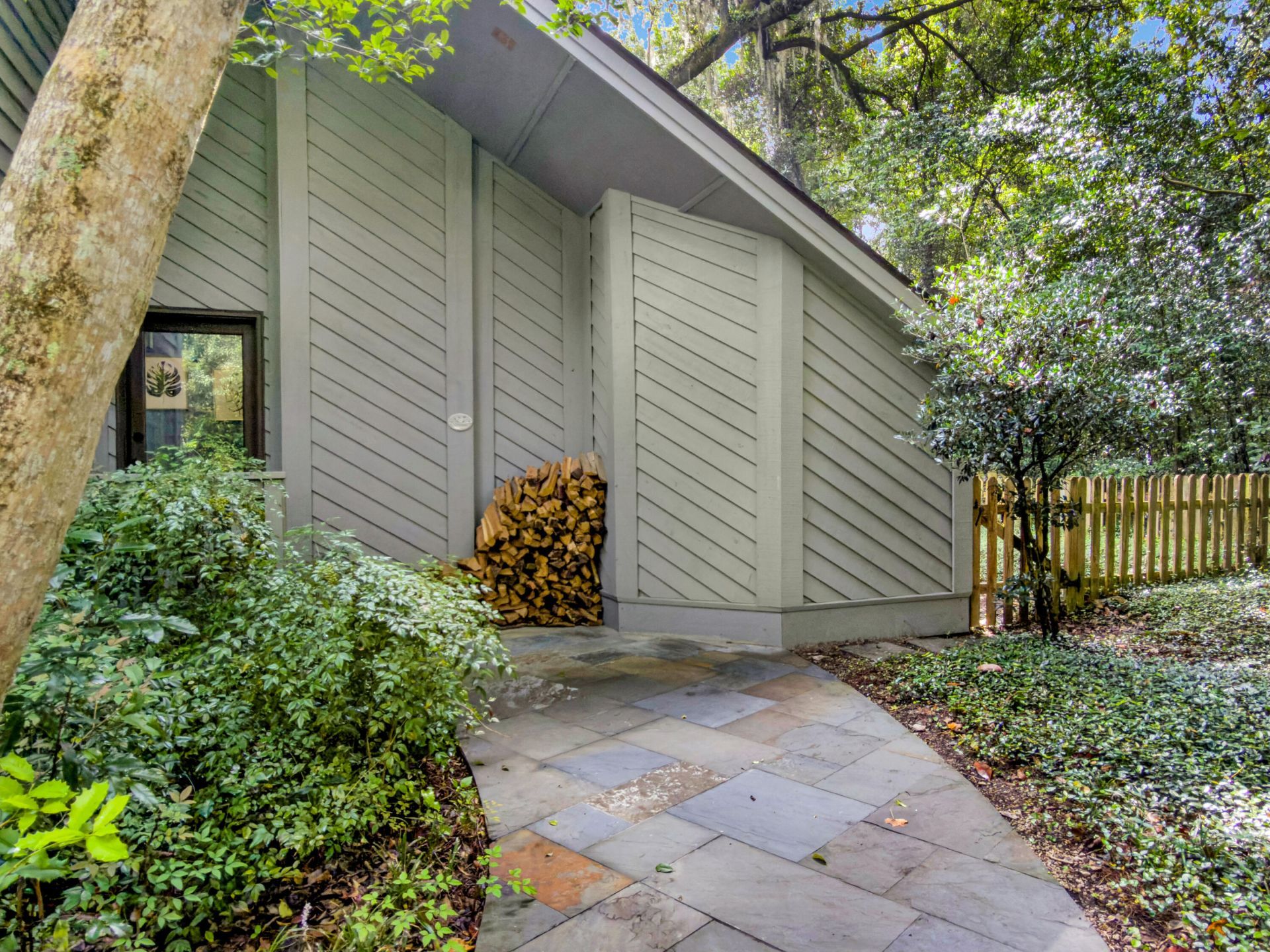 523 W Carolina Avenue Photo 11