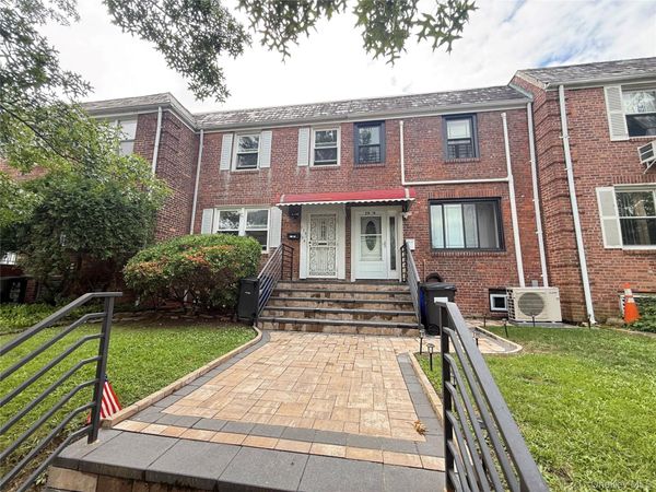 21516 46th Avenue , Bayside, NY 11361