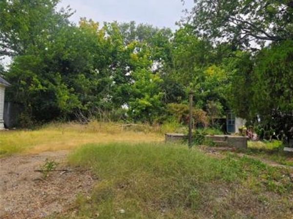 108 Fairview Street, Waxahachie, TX 75165