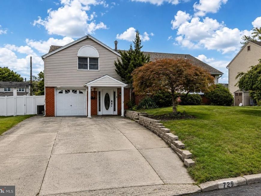729 Saint Davids Avenue, Warminster, PA 18974 Main Photo