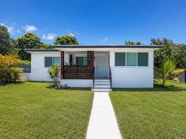 1800 NE 154th St , North Miami Beach, FL 33162