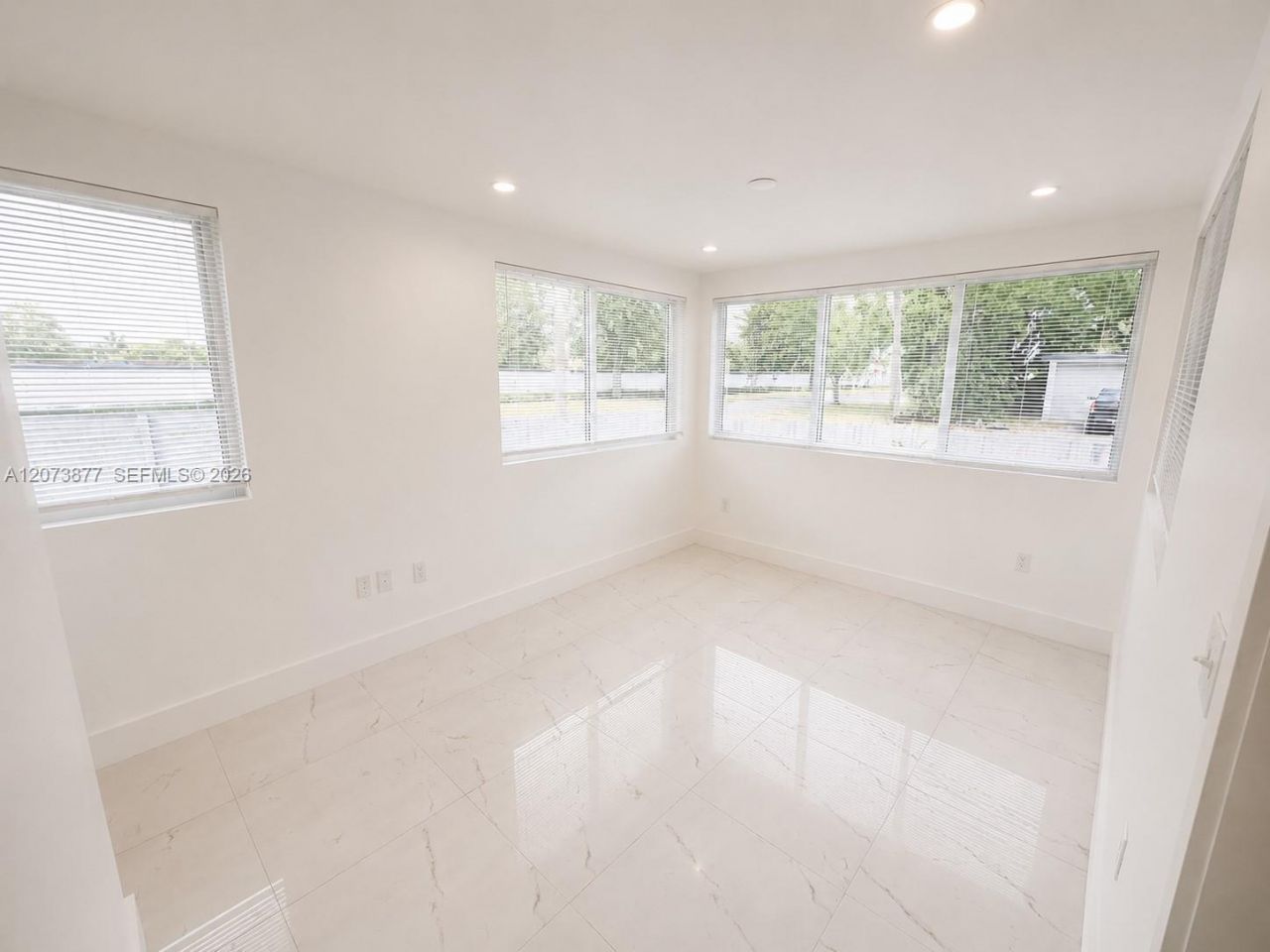 1800 NE 154th St , North Miami Beach, FL 33162 Photo