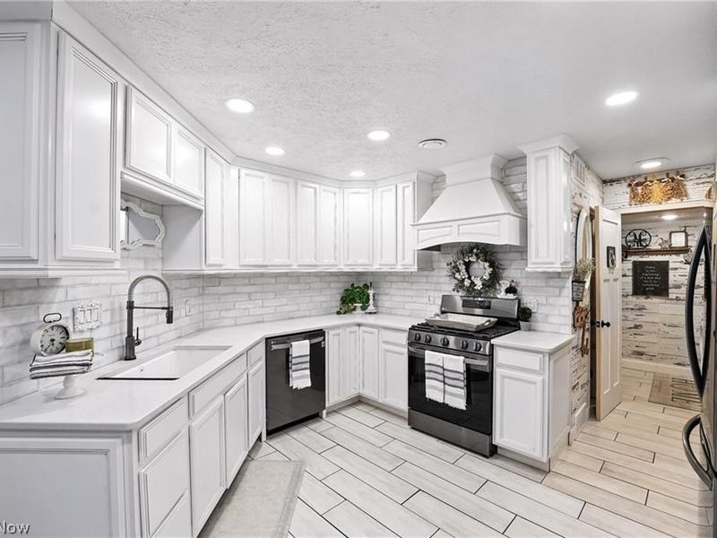 1293 Redtail Hawk Drive, Unit 4, Boardman, OH 44512 Photo 14