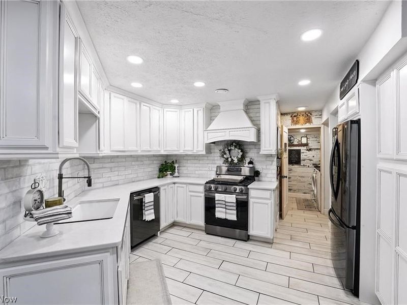 1293 Redtail Hawk Drive, Unit 4, Boardman, OH 44512 Photo 17