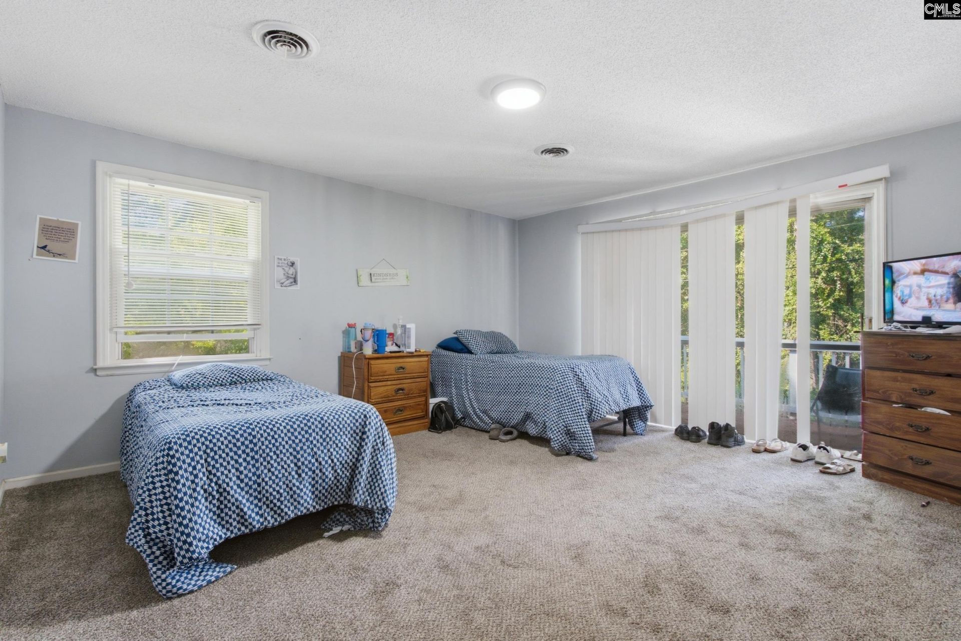 207 Dolly Street  Photo 32