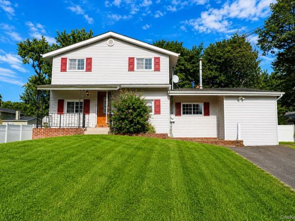 19 Balin Ave , South Setauket, NY 11720
