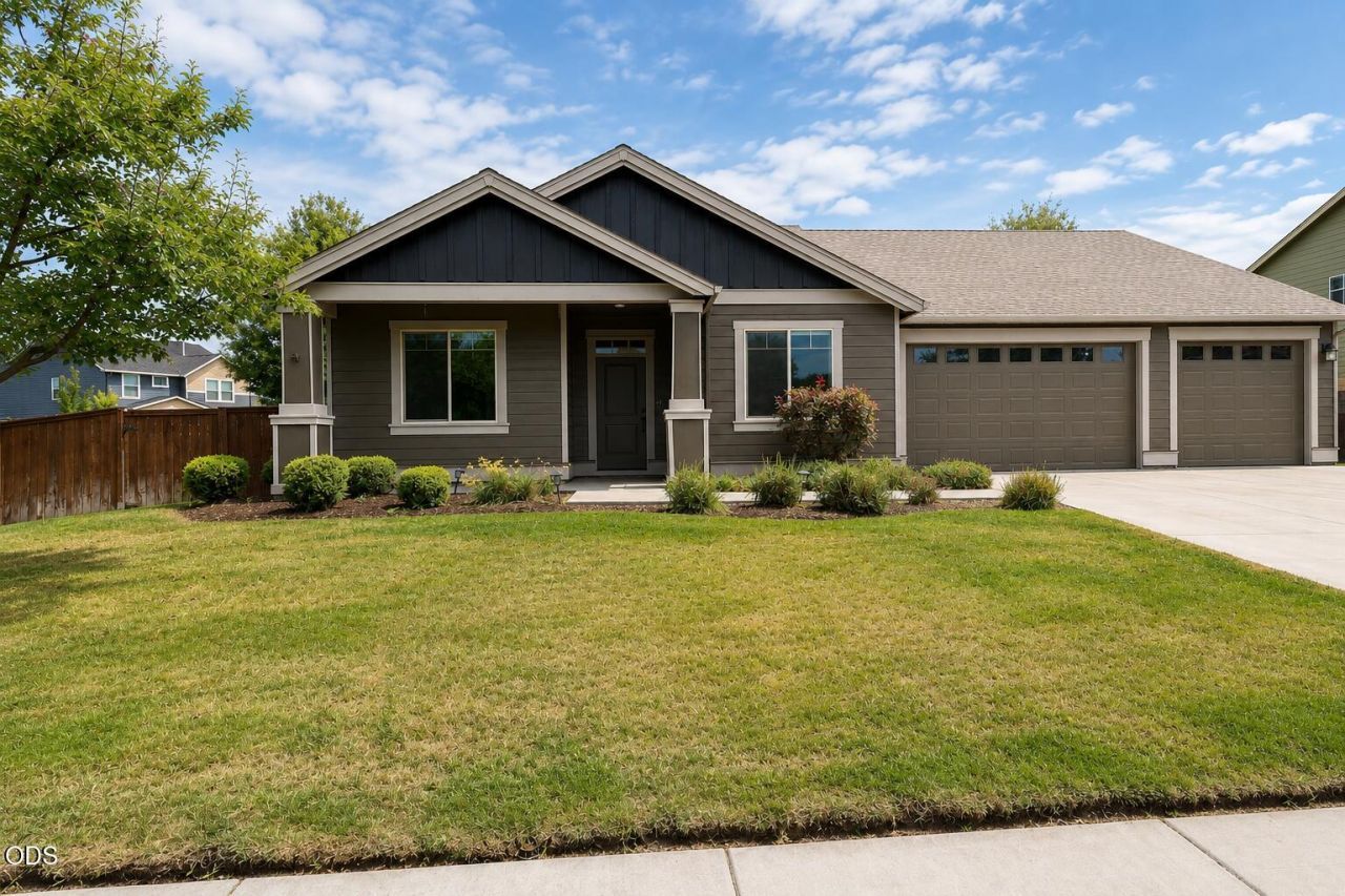 3707 Birddog Drive, Klamath Falls, OR 97603 Main Photo