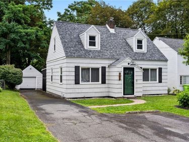 104 Cleveland Boulevard , Fayetteville, NY 13066