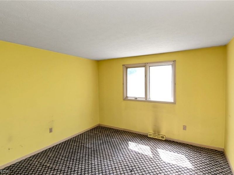 5392 Meadow Wood Boulevard, Lyndhurst, OH 44124 Photo 10