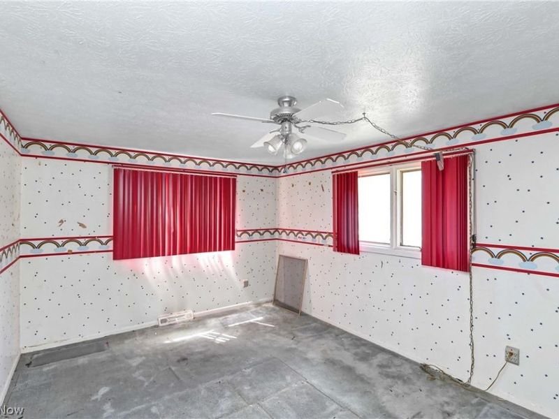 5392 Meadow Wood Boulevard, Lyndhurst, OH 44124 Photo 11