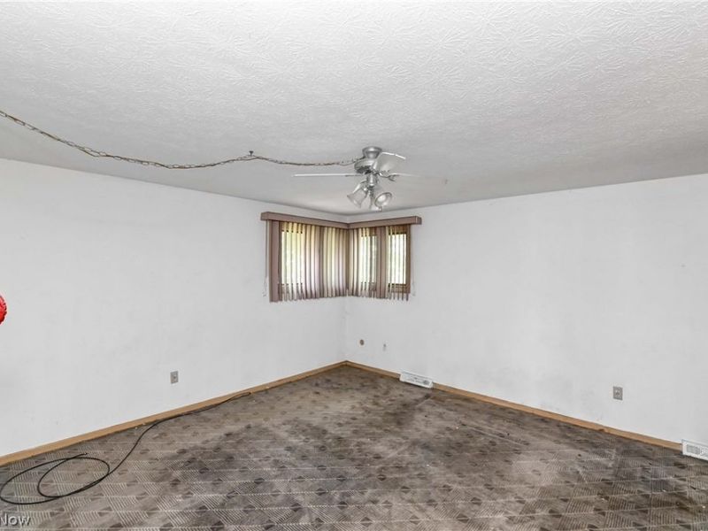 5392 Meadow Wood Boulevard, Lyndhurst, OH 44124 Photo 12