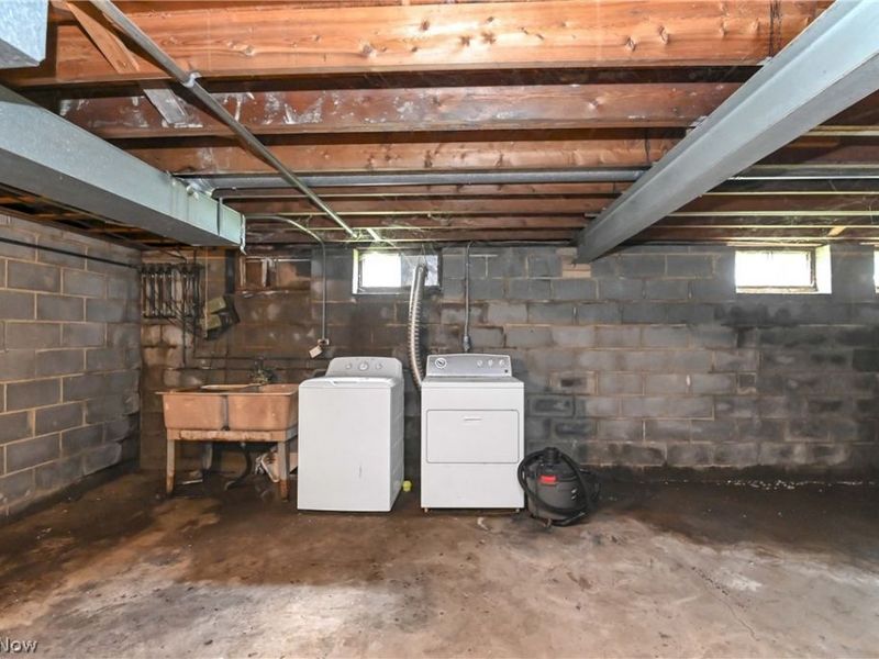 5392 Meadow Wood Boulevard, Lyndhurst, OH 44124 Photo 14