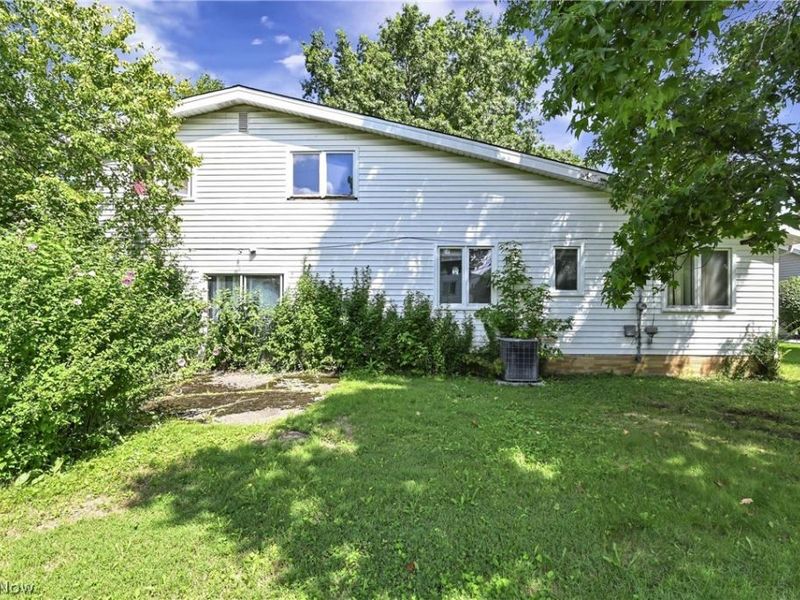5392 Meadow Wood Boulevard, Lyndhurst, OH 44124 Photo 5