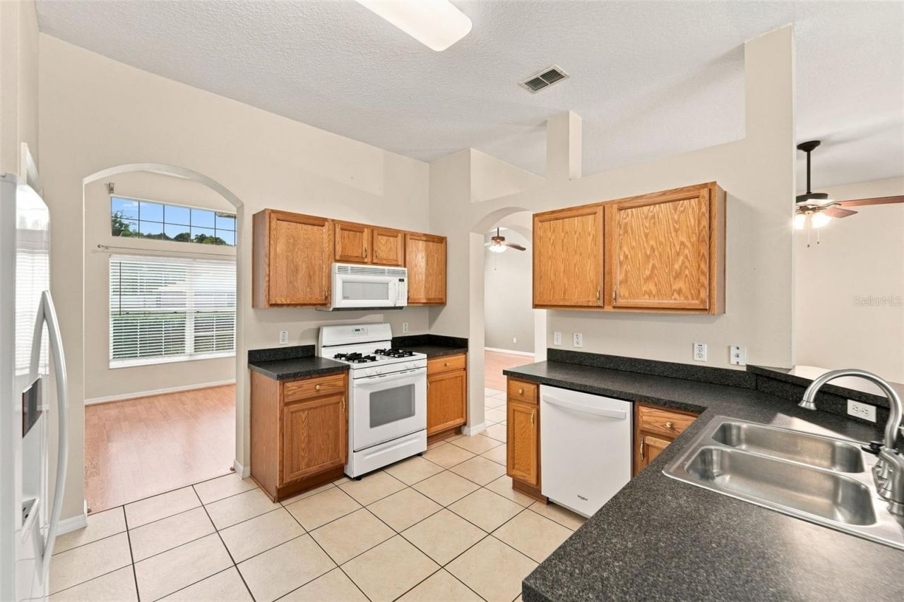 614 Red Mulberry Drive , Deltona, FL 32725 Photo