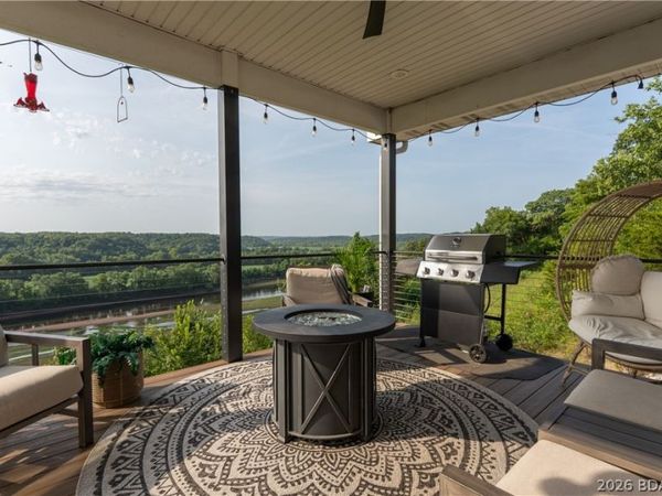 22 Bluff Drive, Eldon, MO 65026