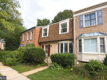 6611 ROSECROFT PLACE , FALLS CHURCH, VA 22043
