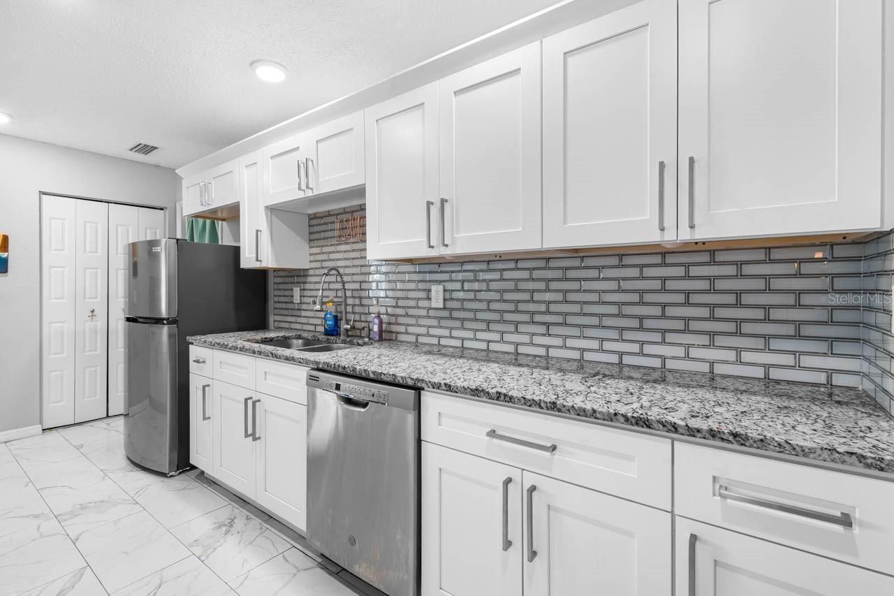 234 Amesbury Circle, Sun City Center, FL 33573 Photo
