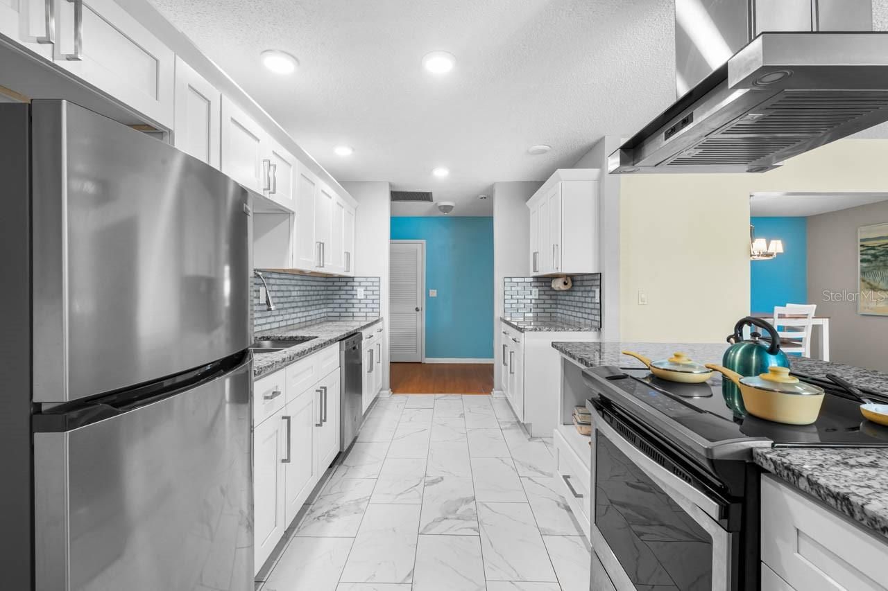 234 Amesbury Circle, Sun City Center, FL 33573 Photo