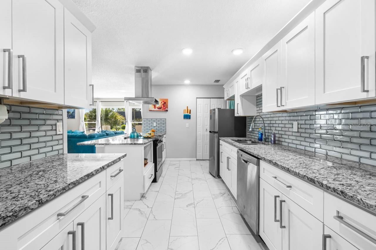 234 Amesbury Circle, Sun City Center, FL 33573 Photo