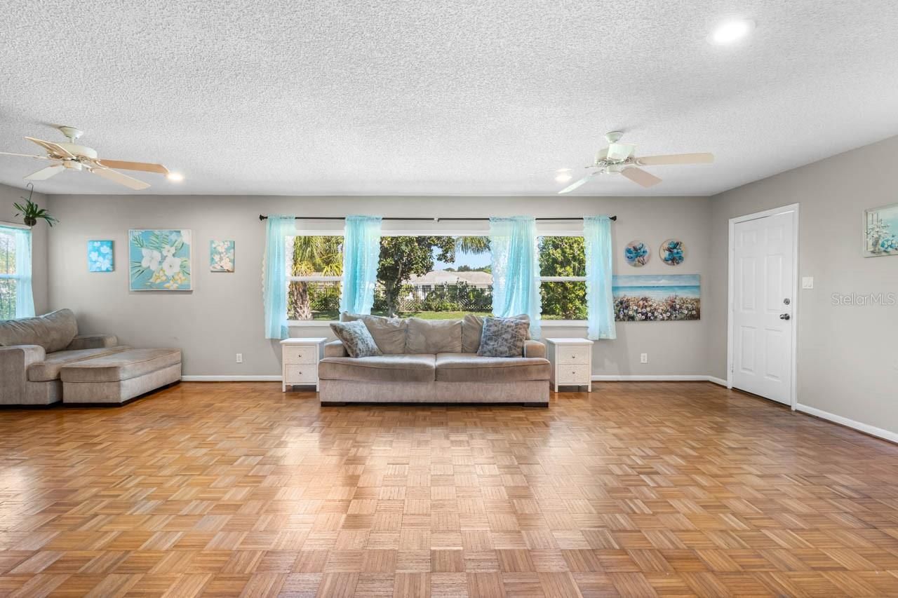 234 Amesbury Circle, Sun City Center, FL 33573 Photo