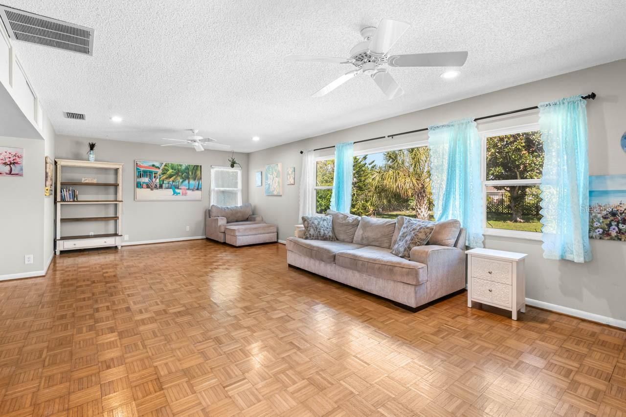 234 Amesbury Circle, Sun City Center, FL 33573 Photo