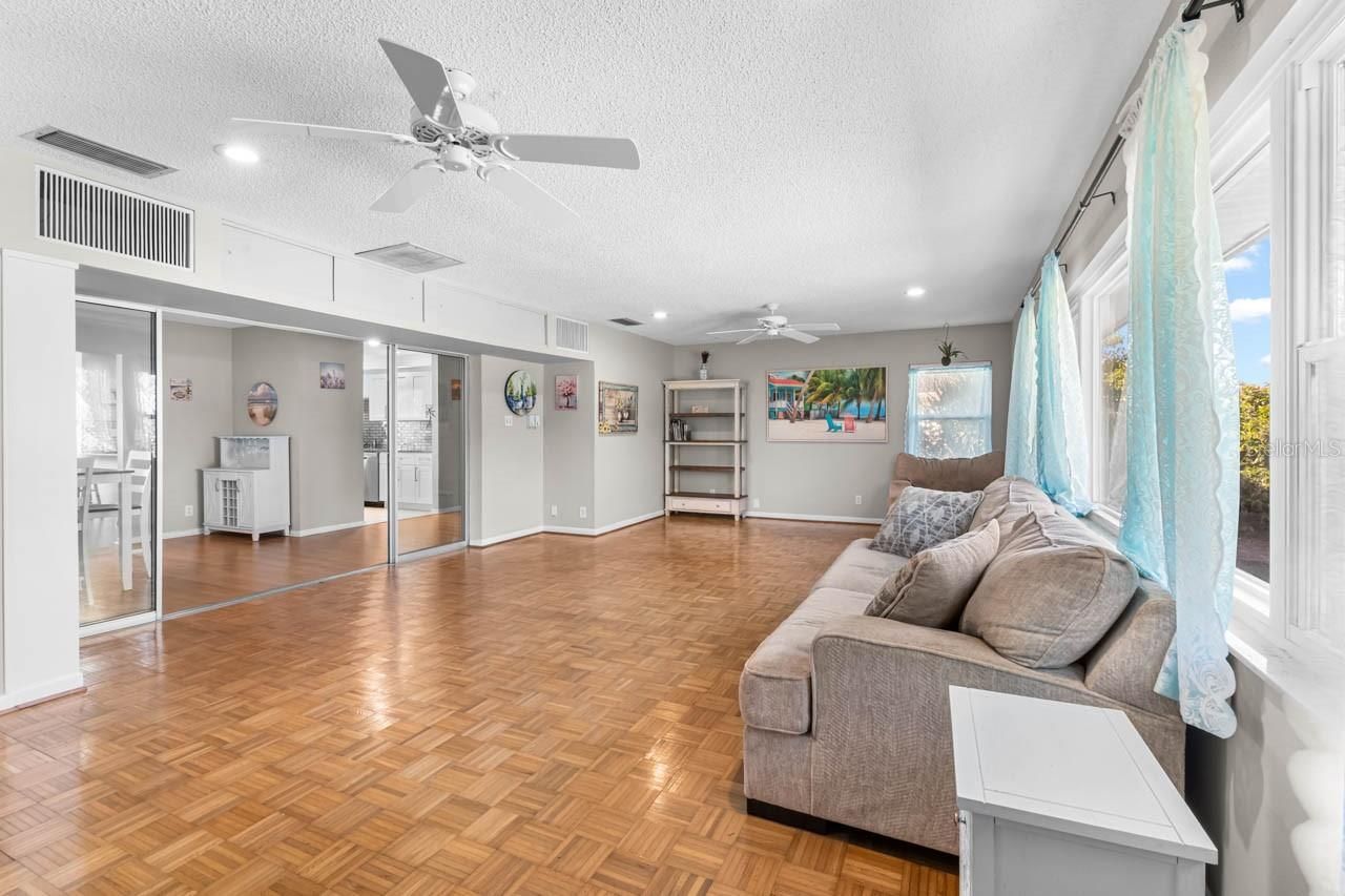 234 Amesbury Circle, Sun City Center, FL 33573 Photo