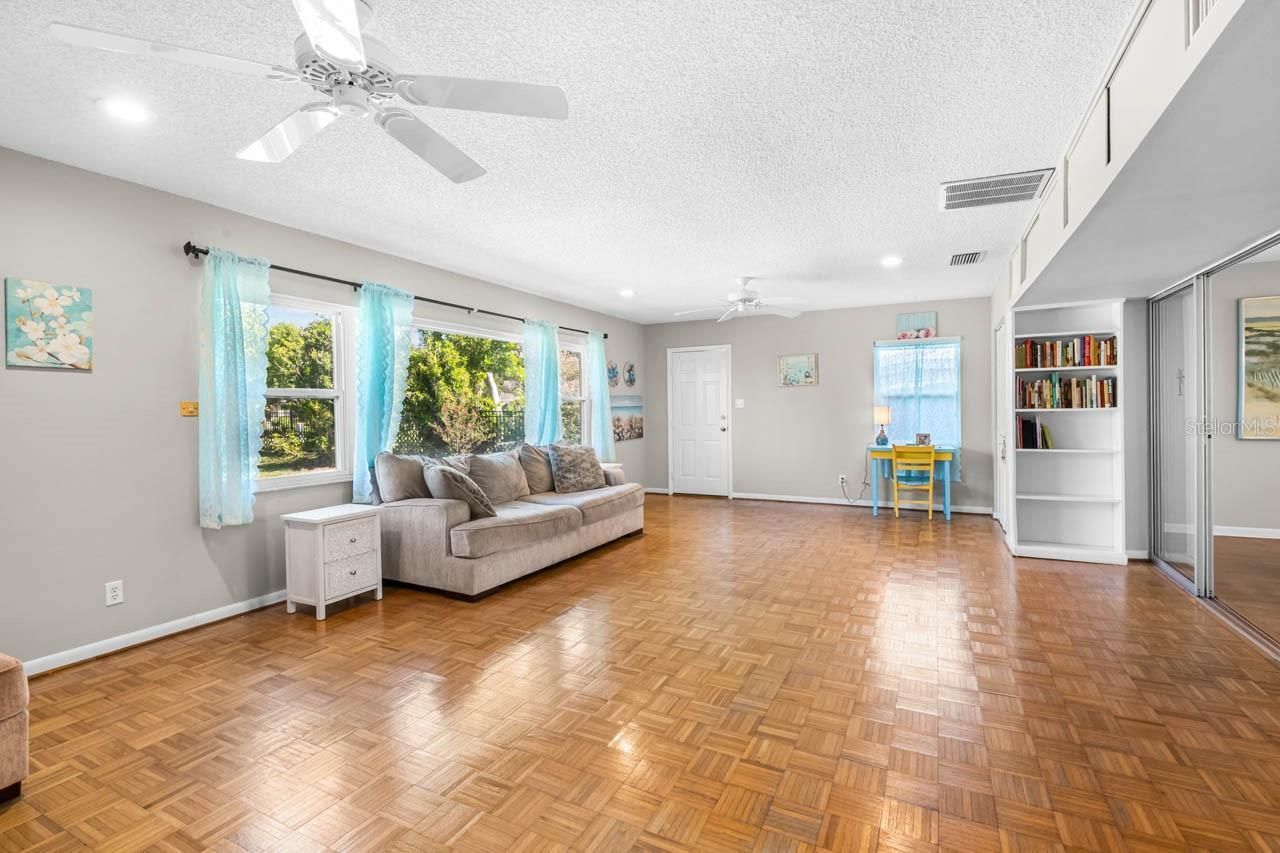 234 Amesbury Circle, Sun City Center, FL 33573 Photo