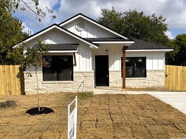 509 JUDSON DR, Devine, TX 78016