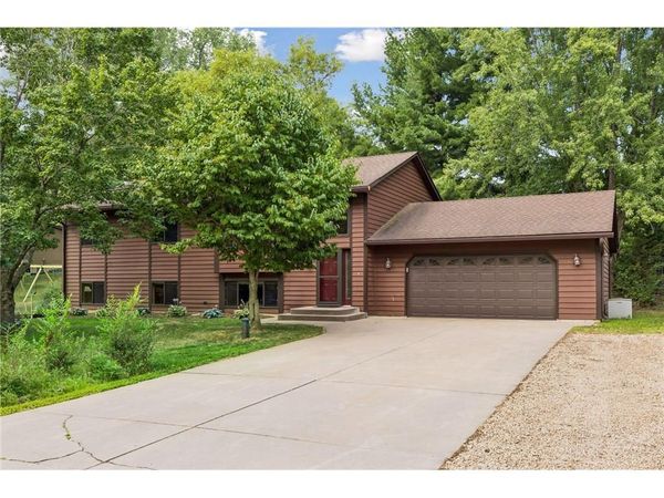1076 Cottonwood Drive, Hudson, WI 54016