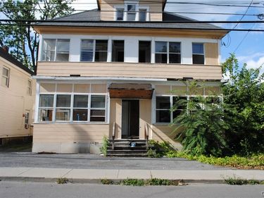 108 Woods Road , Syracuse, NY 13209
