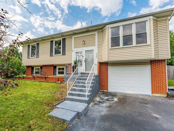 113 Camelot Way , Bolingbrook, IL 60440