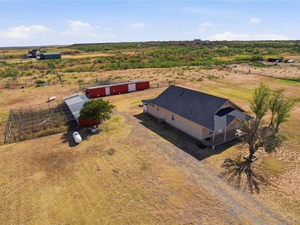 19630 E County Road 1635 Road, Olustee, OK 73560