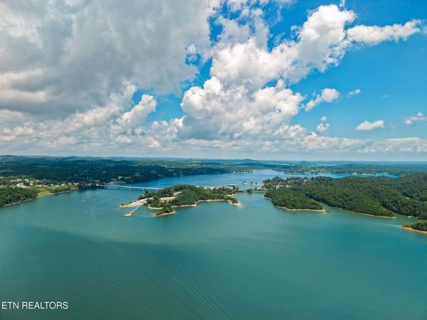 1005 Enchanted Drive, Dandridge, TN 37725