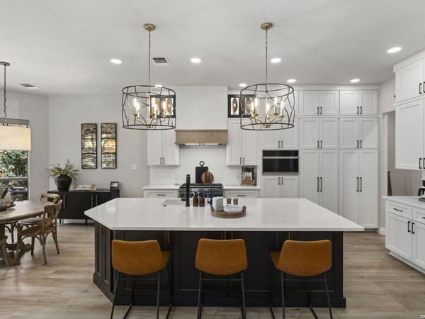 203 CAVAYO TRL, Helotes, TX 78023