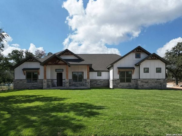125 Timber Pl, La Vernia, TX 78101