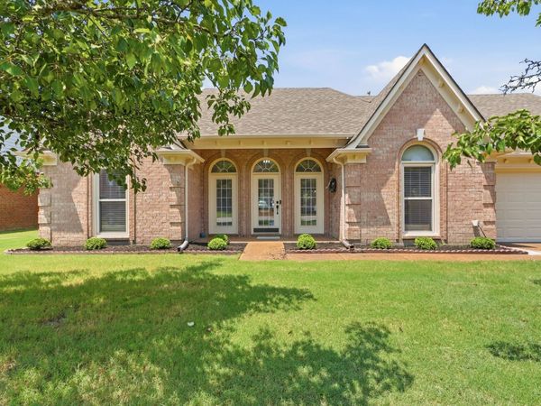 1325 RIVER PINE DR, Collierville, TN 38017