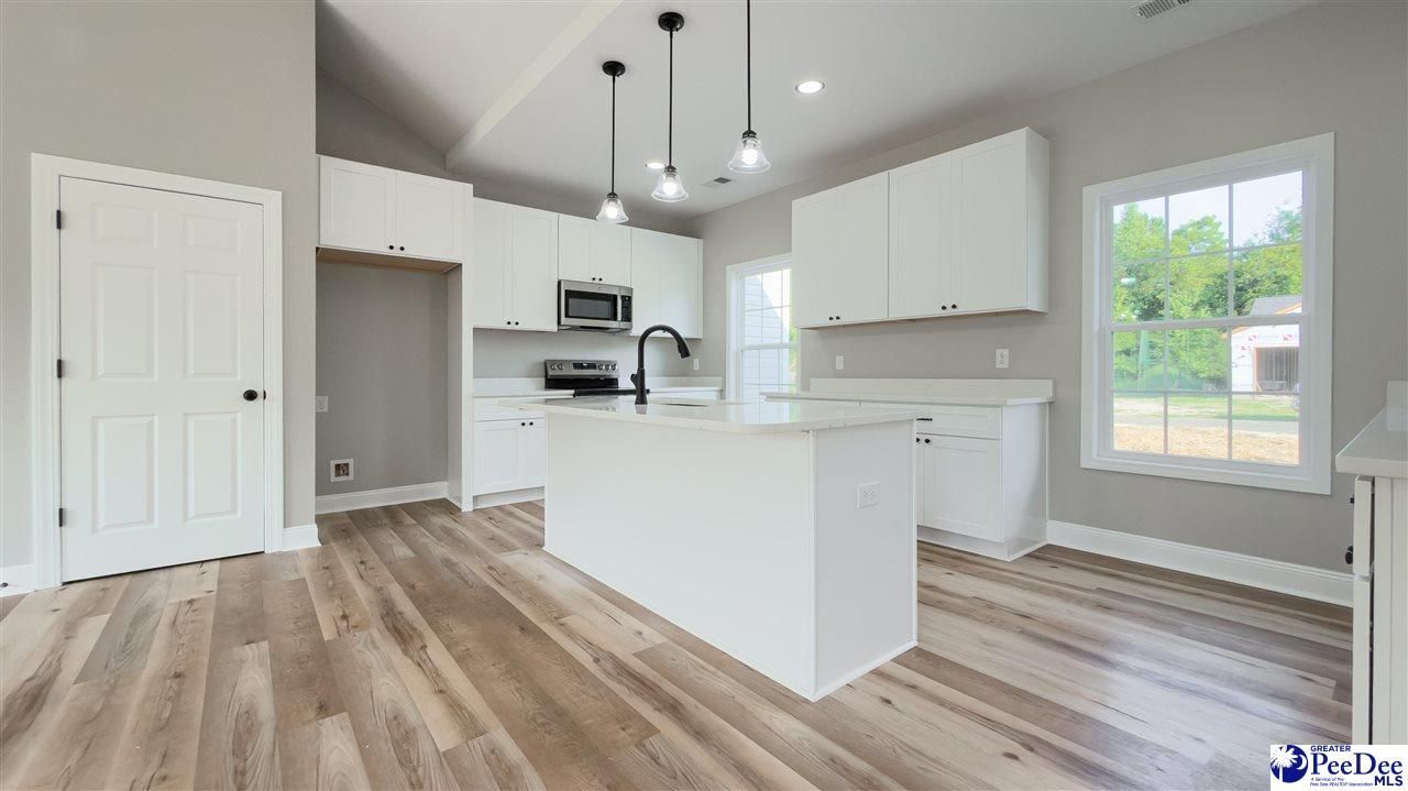 1310 Adaline Estate Photo 4